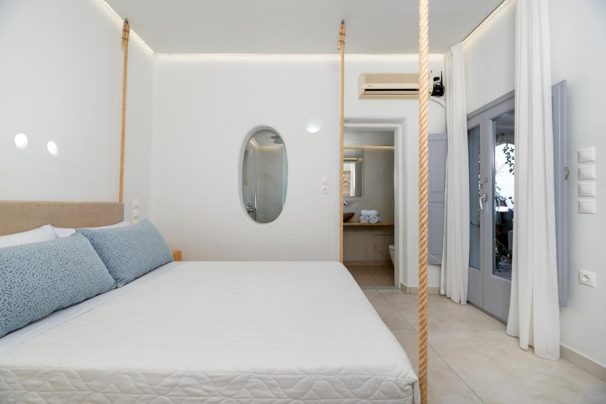 Thira * Тира