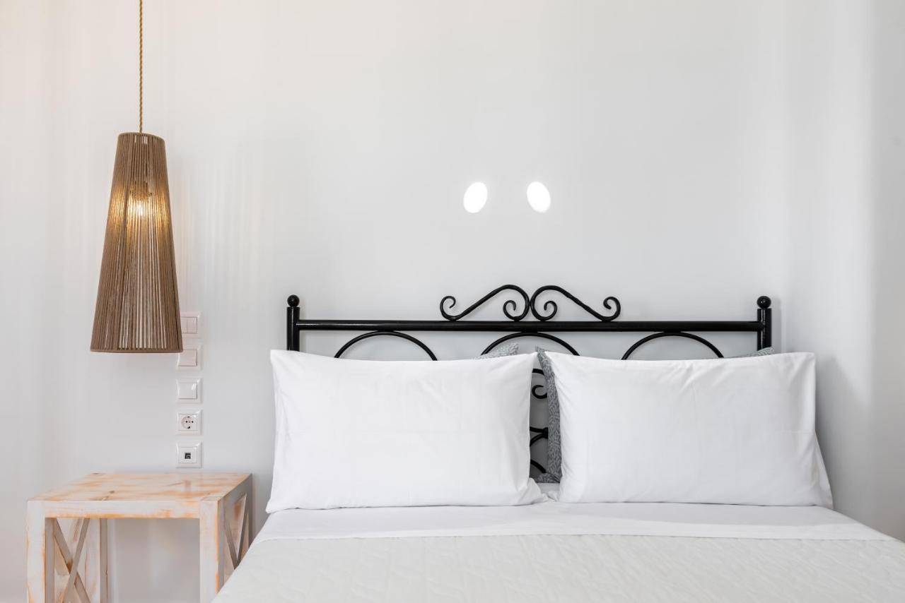 Thira Hotel Firá