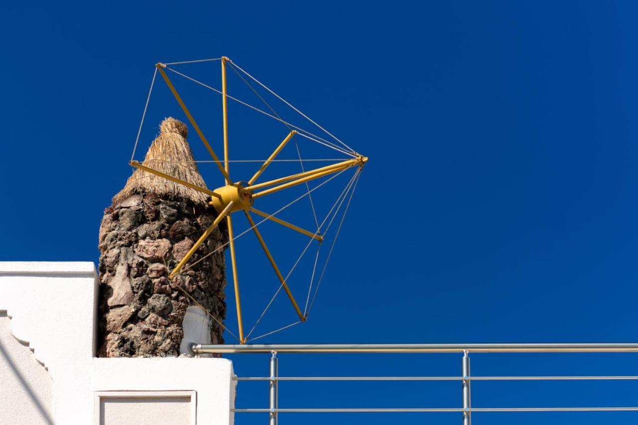 Thira Hotel Firá