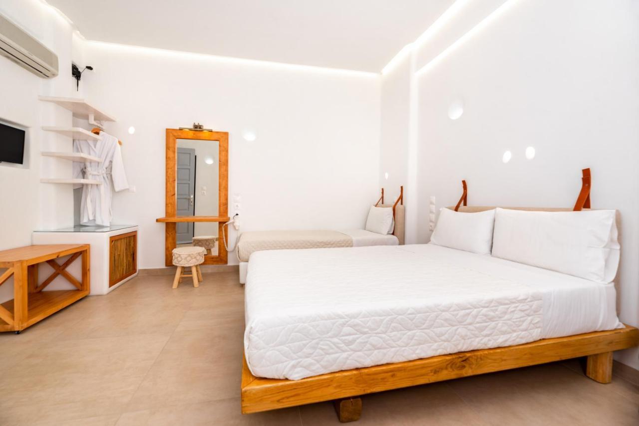 Thira Hotel Firá